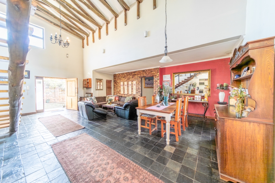 5 Bedroom Property for Sale in Gonubie Eastern Cape